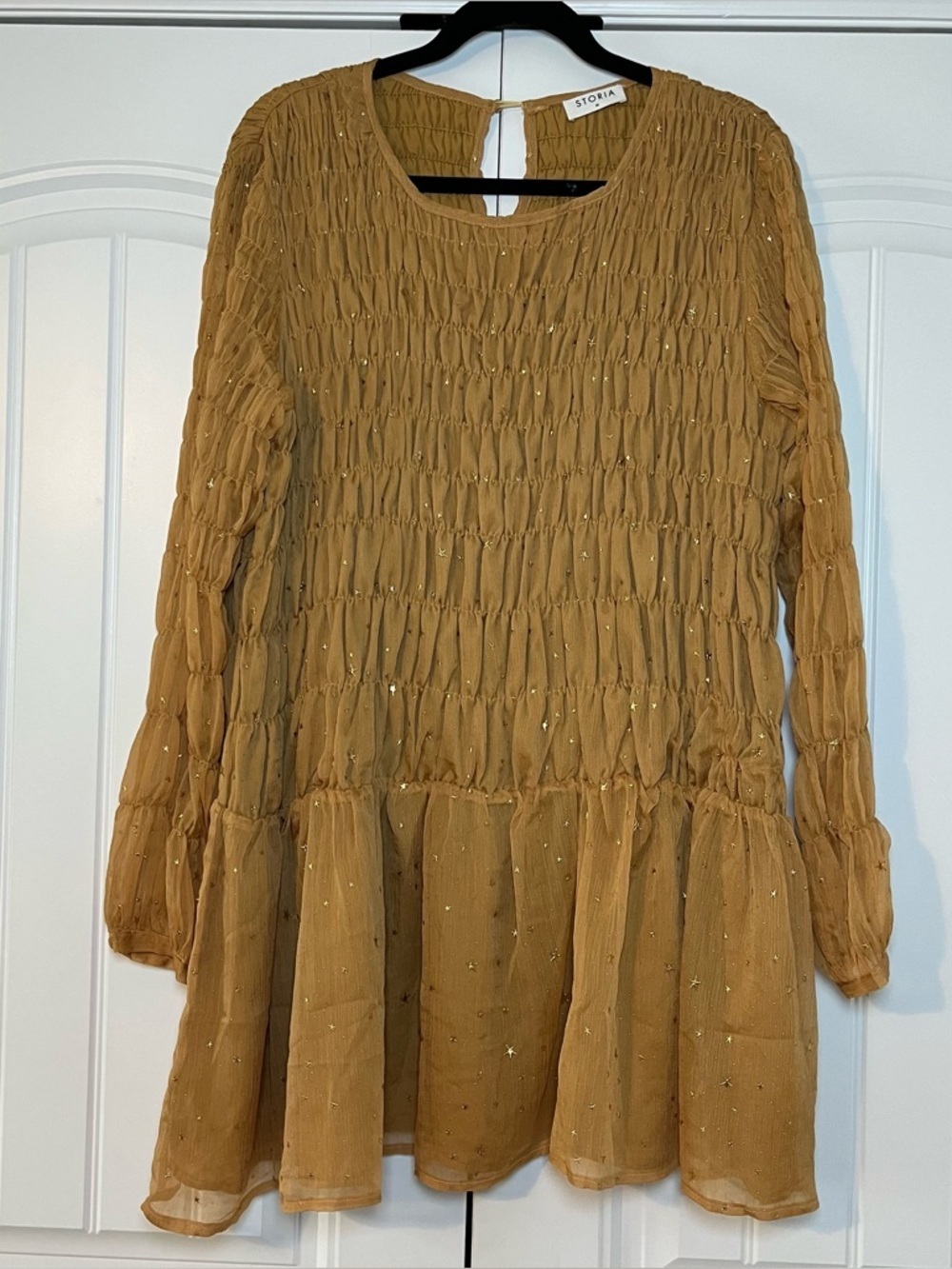 Storia Tan Long Sleeve Star Shimmer Flowy Mini Dress Size Medium Smocked
